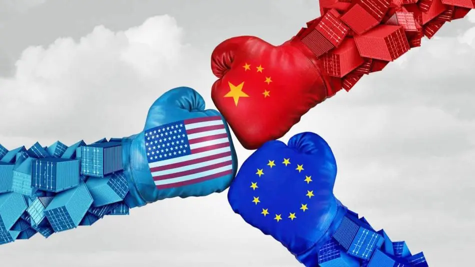 UE déficit con China y superávit con EEUU