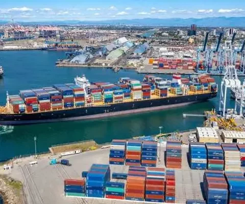 Costa Oeste cae actividad portuaria