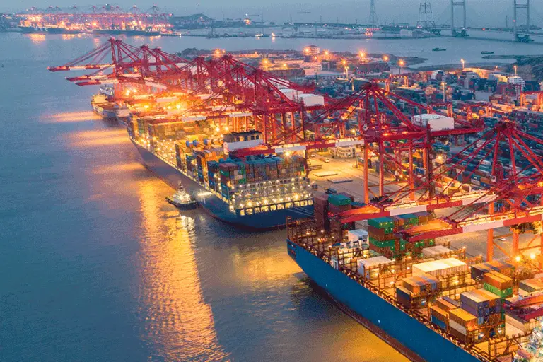 Shanghái y Singapur lideran el tráfico mundial de contenedores