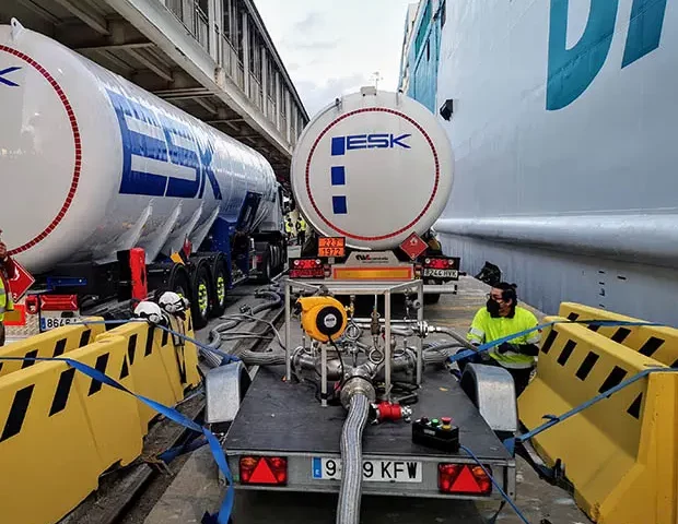 Sube el combustible pero no detiene al transporte de contenedores