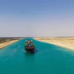 Canal de Suez casi inactivo.