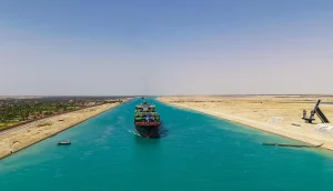 Canal de Suez casi inactivo.