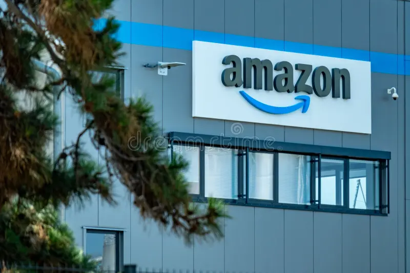 Amazon entra al negocio de logística abierta