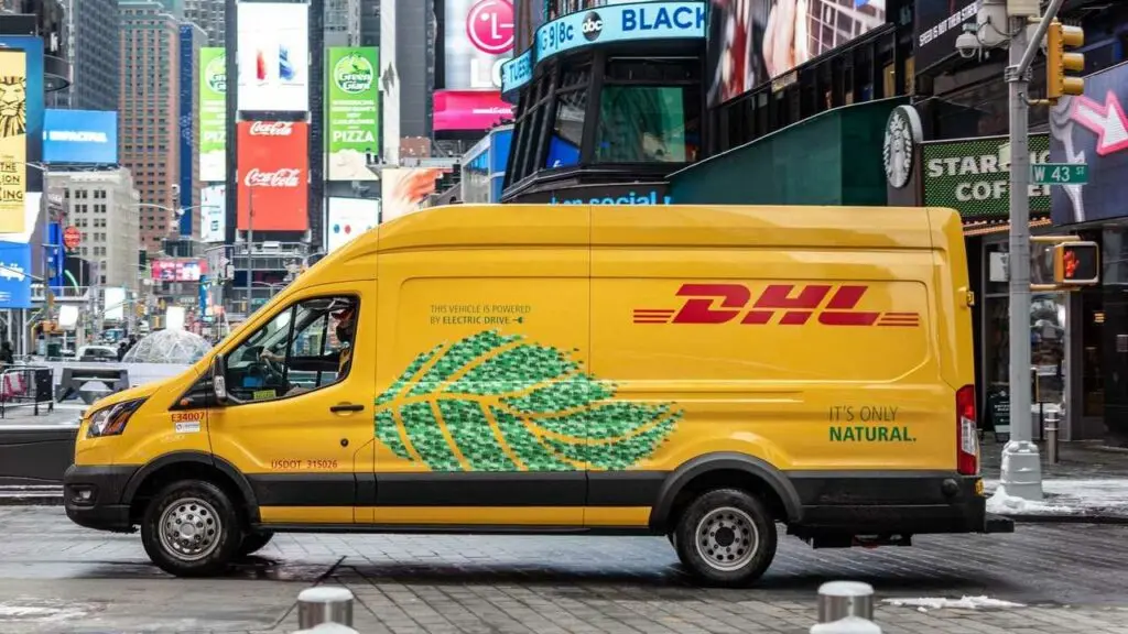 DHL se afianza en México