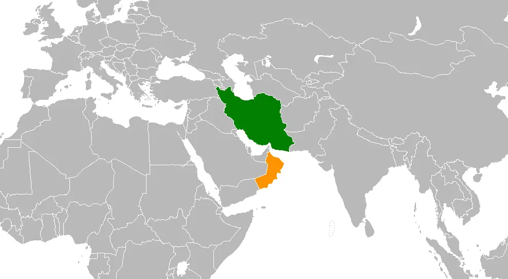 Irán y Omán negocian un esquema de tránsito para Ormuz