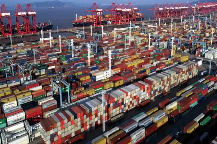 Ningbo-Zhoushan desplaza a Singapur