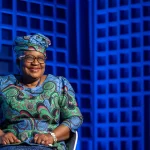 Okonjo-Iweala sostiene que la IA viene amortiguando el impacto de los aranceles