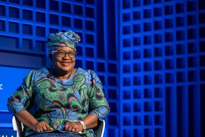 Okonjo-Iweala sostiene que la IA viene amortiguando el impacto de los aranceles