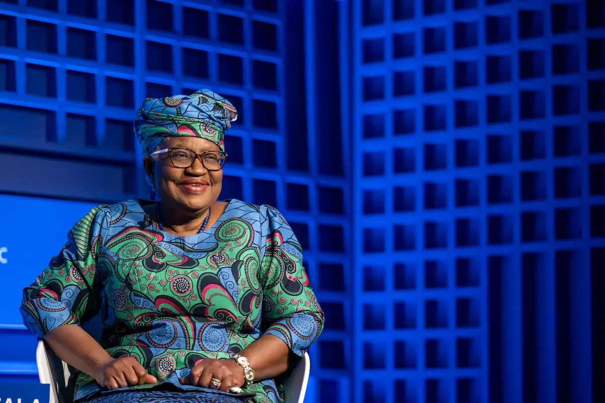Okonjo-Iweala sostiene que la IA viene amortiguando el impacto de los aranceles