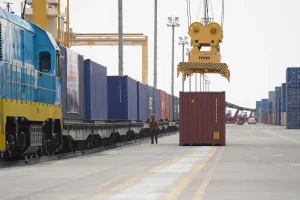 un modelo de exportación que integra en una sola cadena