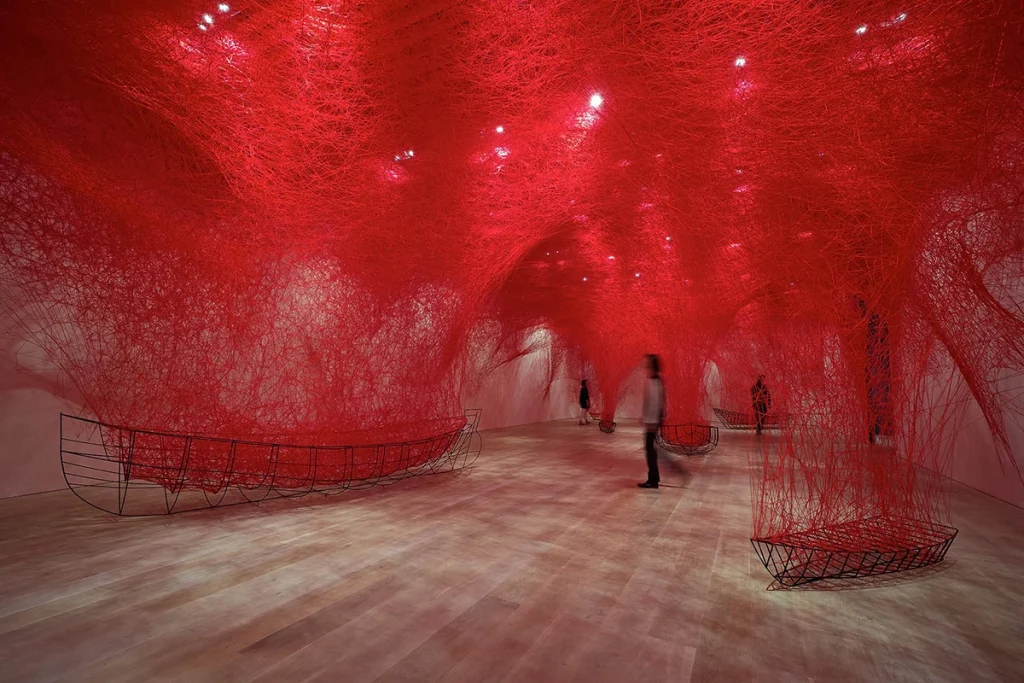 Muestra de Chiharu Shiota