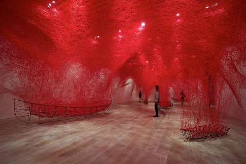 Muestra de Chiharu Shiota