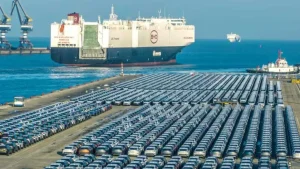 China acuerda moderar exportaciones de autos a la UE