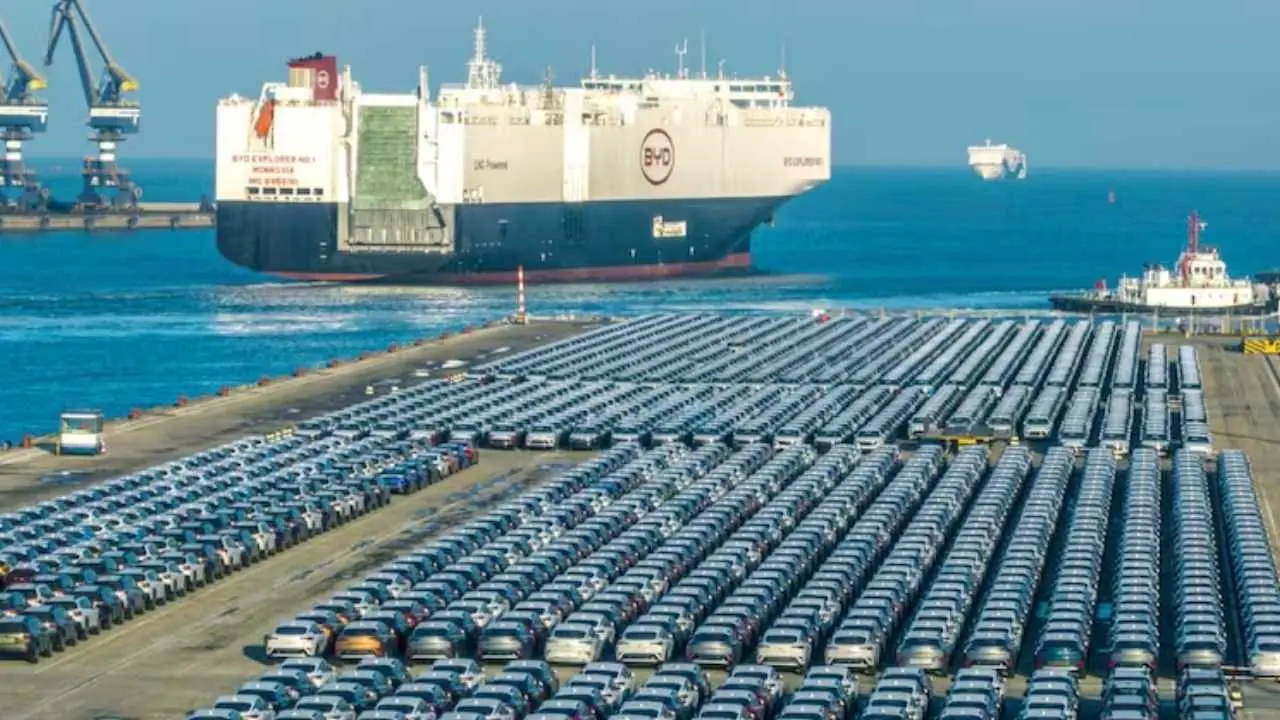 China acuerda moderar exportaciones de autos a la UE
