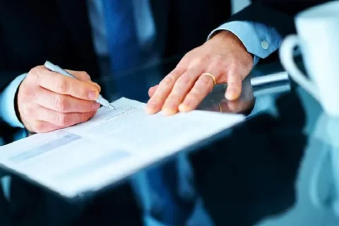 Hasta qué punto la libertad contractual puede imponerse sobre los principios que dan sentido a la carta de crédito.