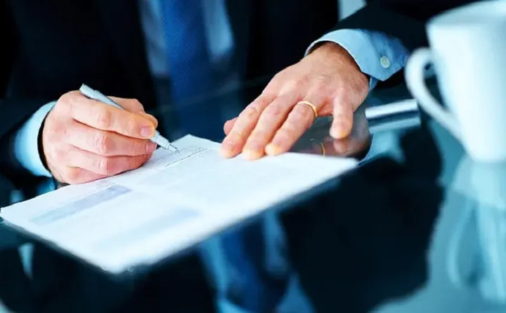 Hasta qué punto la libertad contractual puede imponerse sobre los principios que dan sentido a la carta de crédito.