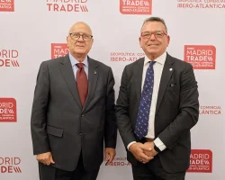 Antonio Castillo, presidente de ASEPIO y Amando López Gullón, directivo de ENDECO. Antonio Castillo, presidente de ASEPIO y Amando López Gullón, directivo de ENDECO.