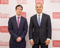Rafael Martín Iribarne y Pablo Virasoro, Consejero de Embajada y Jefe Sección Política y Cooperación de la Embajada de la República Argentina en España, respectivamente. Rafael Martín Iribarne y Pablo Virasoro, Consejero de Embajada y Jefe Sección Política y Cooperación de la Embajada de la República Argentina en España, respectivamente.