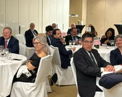 Ramón Barquín III, Concha Cerrolaza, Willy Alfaro y Bita Mortazavi en la cena conmemorativa. Ramón Barquín III, Concha Cerrolaza, Willy Alfaro y Bita Mortazavi en la cena conmemorativa.